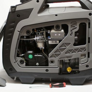 Бензиновый генератор Briggs & Stratton P 2400 Inverter 030698 фото