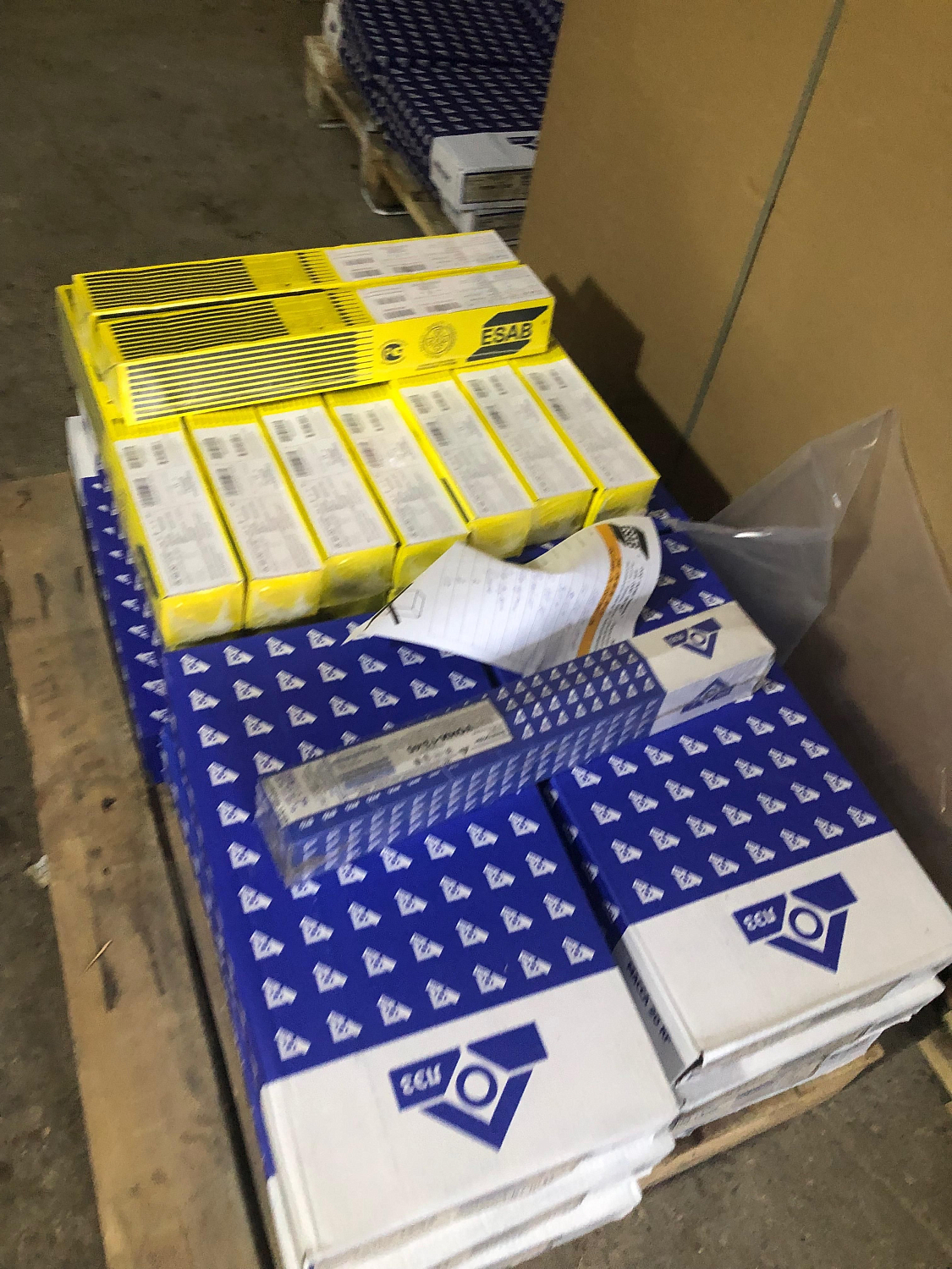 Поступление электродов на склад